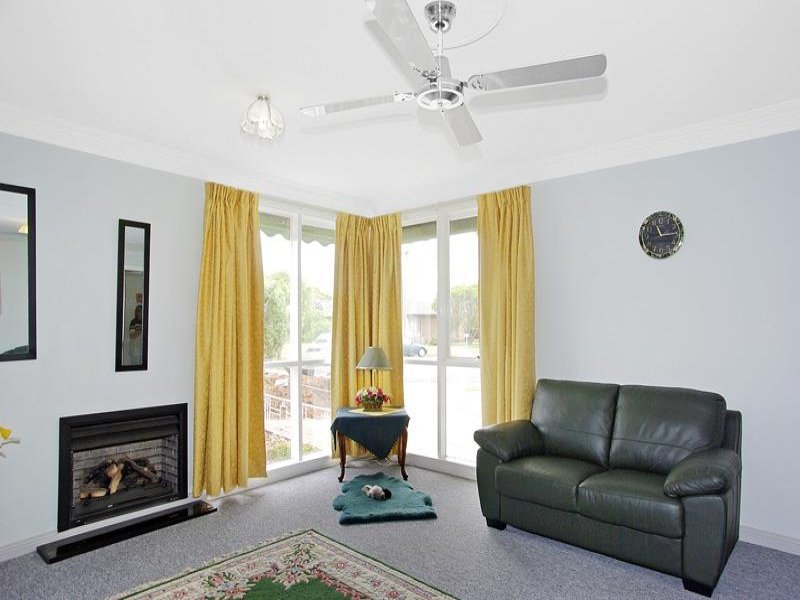 3 Tanner Court, Breakwater image 8