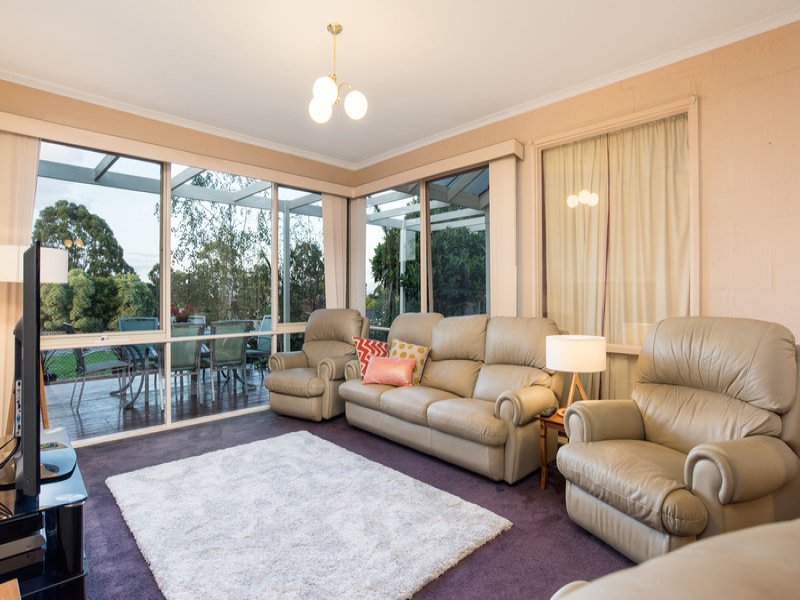 3 The Briars, Mooroolbark image 4