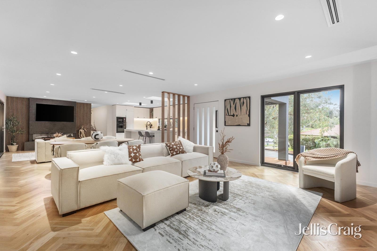 3 Tidcombe Crescent, Doncaster East image 6