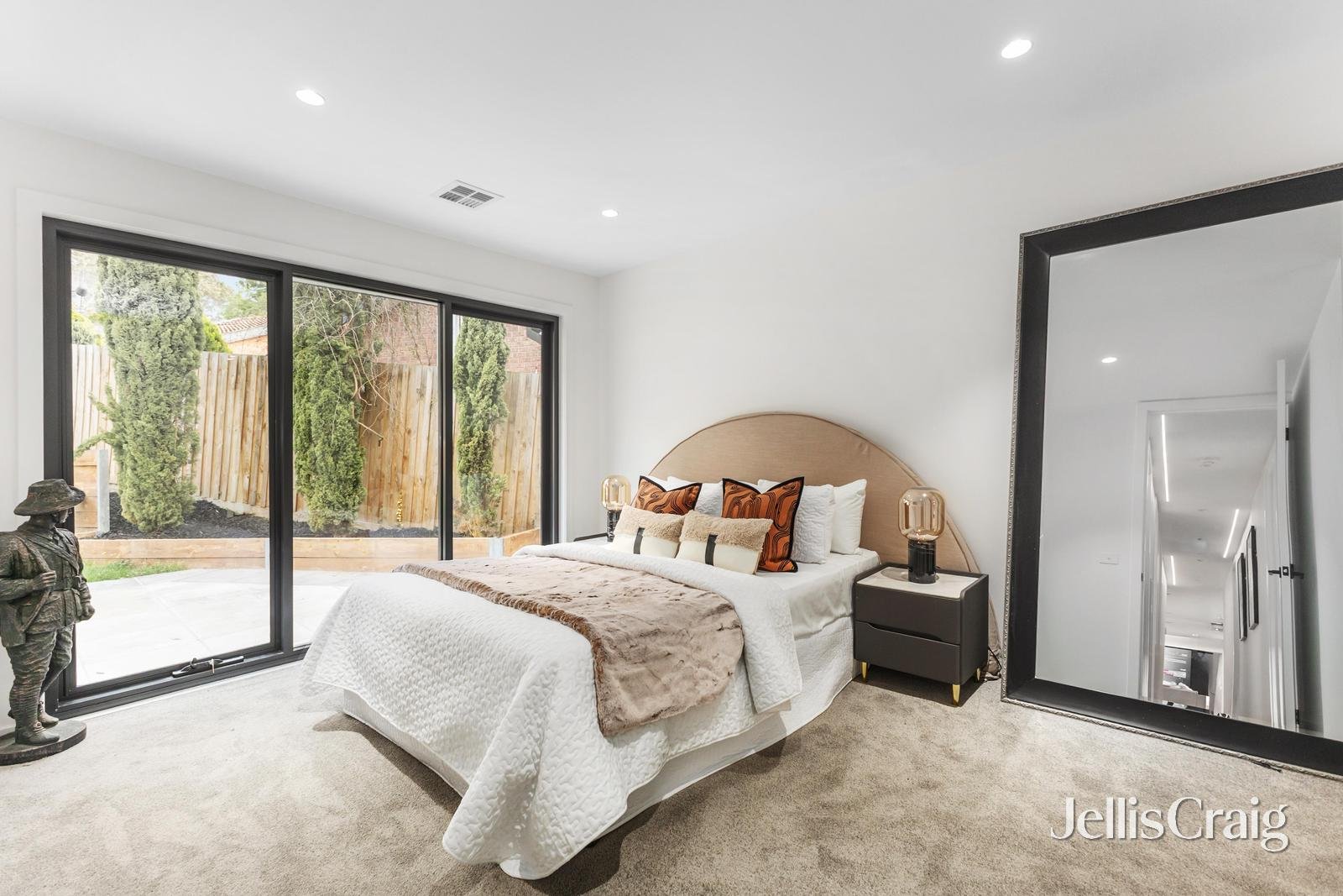 3 Tidcombe Crescent, Doncaster East image 9