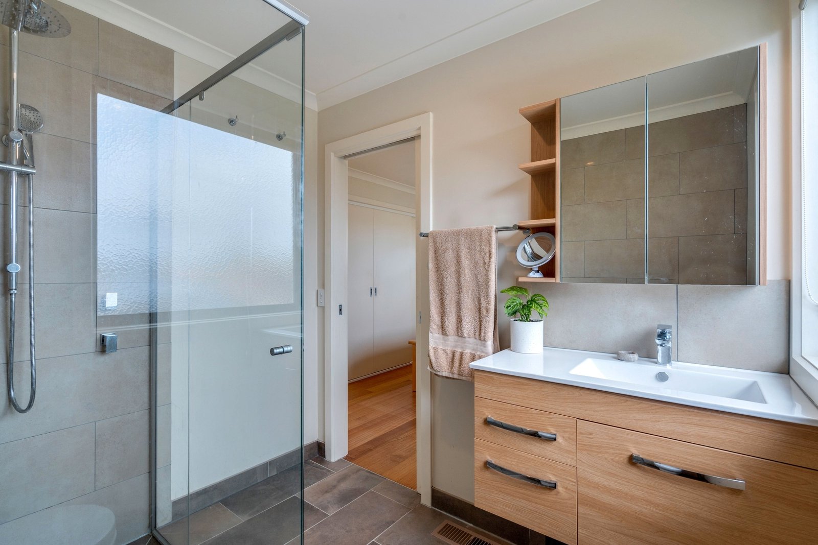 Property Gallery Thumbnail 12
