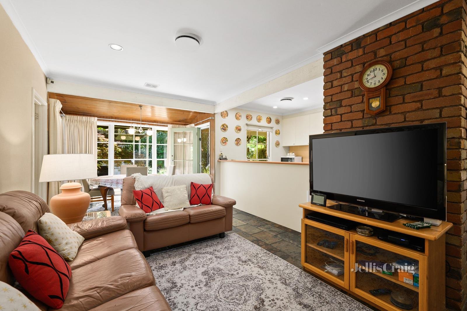 3 Upton Court, Ringwood image 10