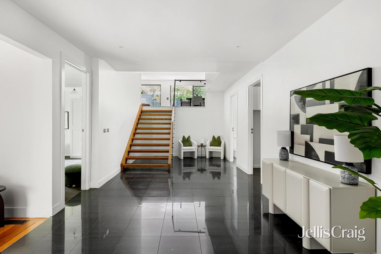 3 Varzin Avenue, Surrey Hills image 13