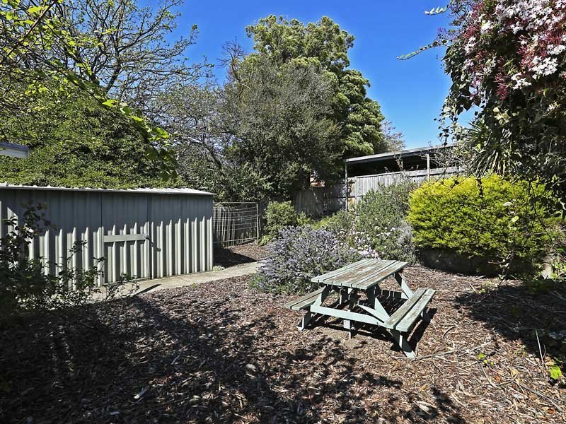 3 Villamanta Street, Geelong West image 6