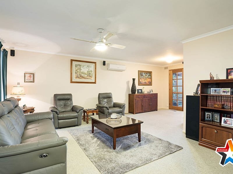 3 Wallace Way, Mooroolbark image 3