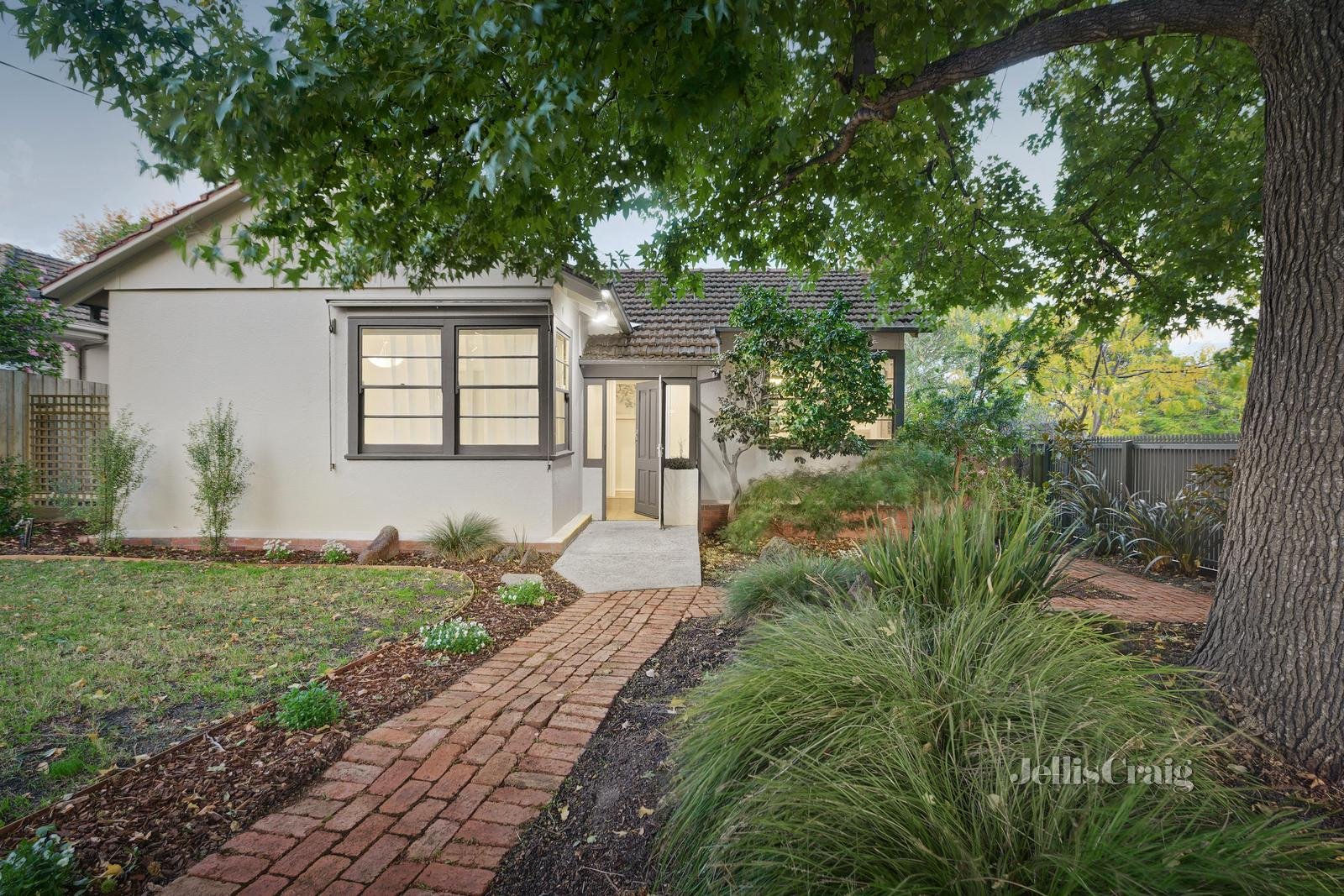 3 Warner Avenue, Ashburton image 1