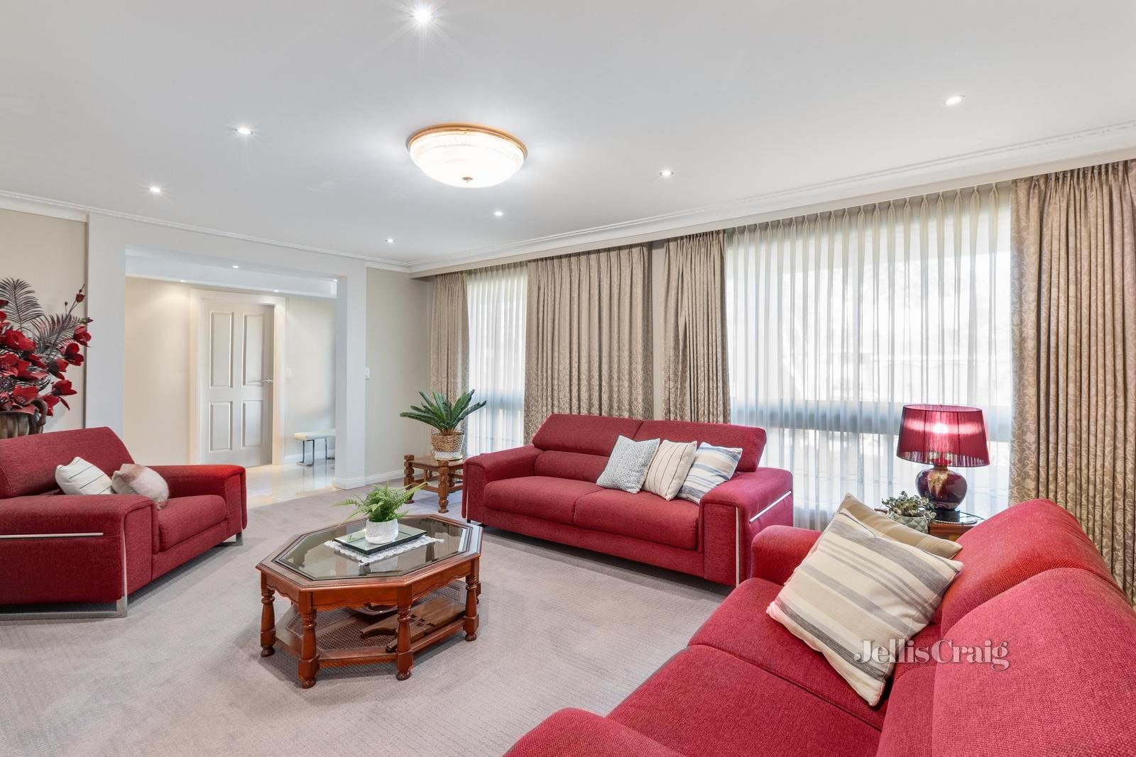 3 Whalley Drive, Wheelers Hill image 3