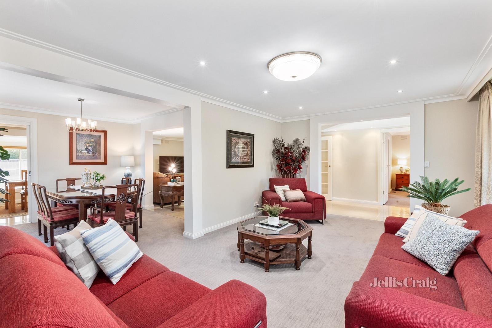 3 Whalley Drive, Wheelers Hill image 4