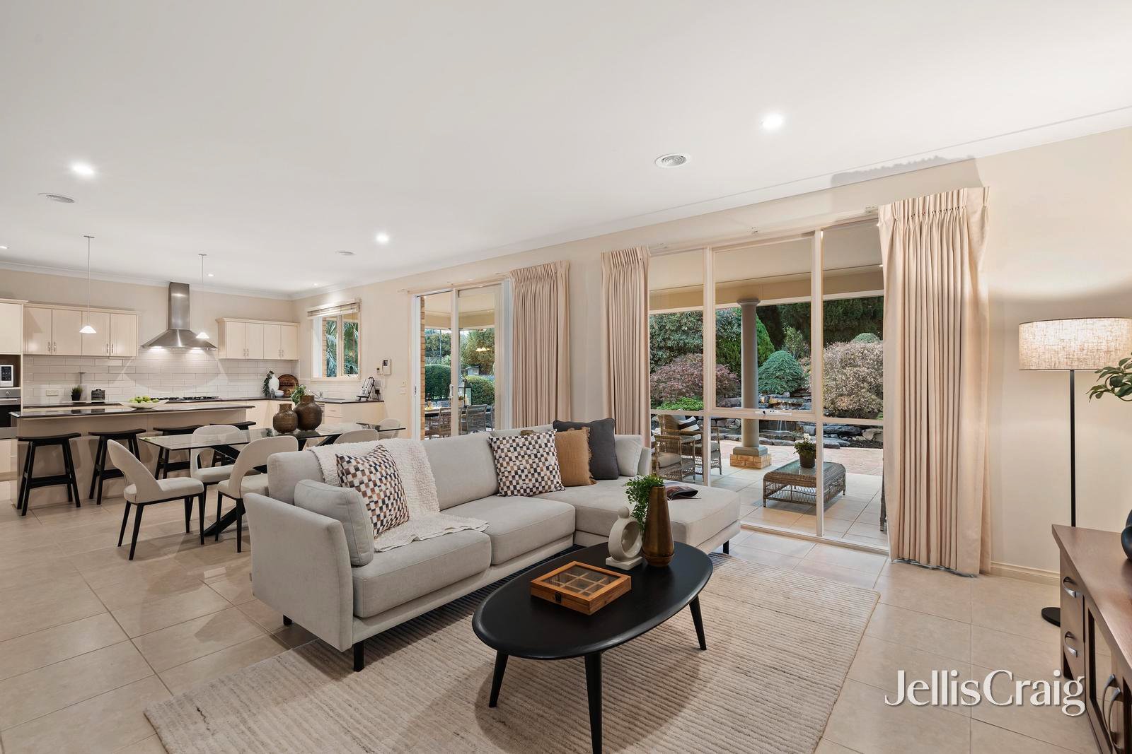 3 Winifred Court, Templestowe image 5