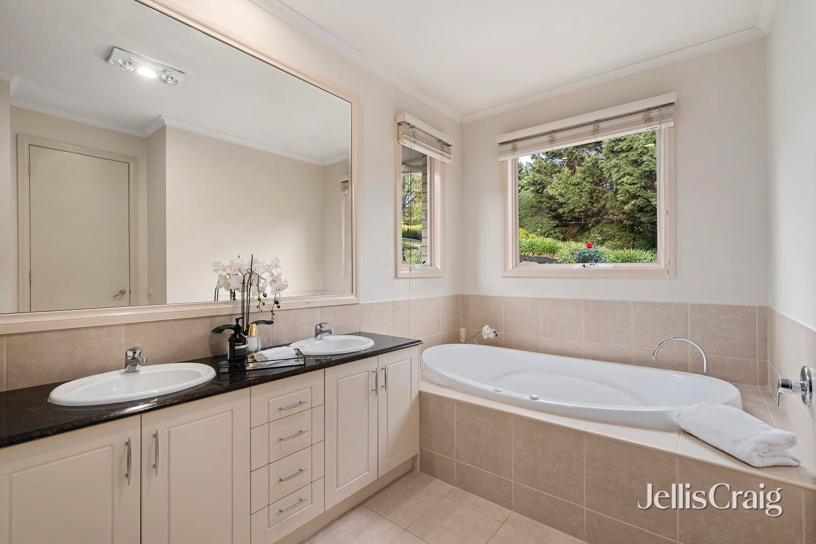3 Winifred Court, Templestowe image 7