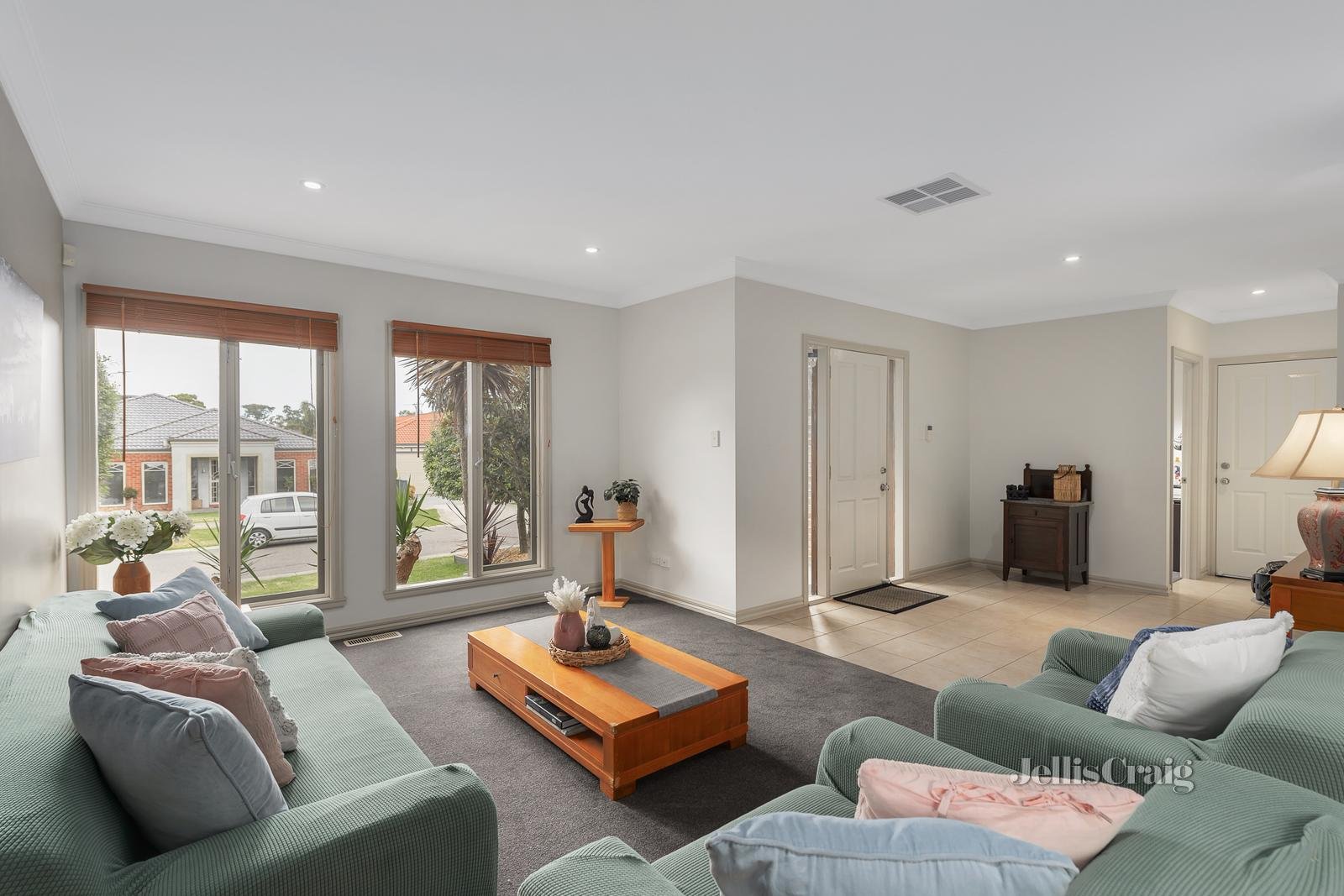 3 Wiregrass Court, South Morang image 4