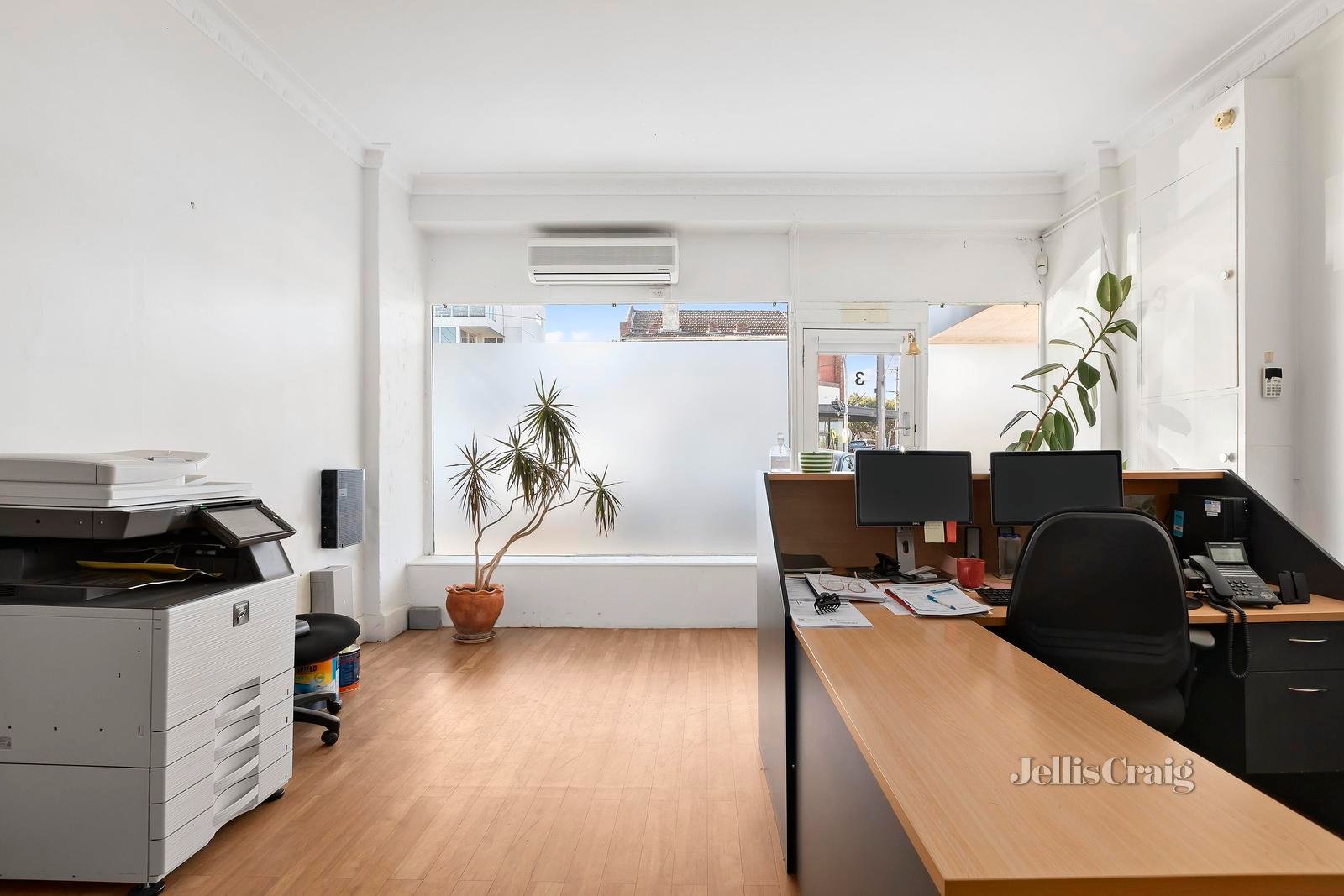 3 Woodland Street, Essendon image 2