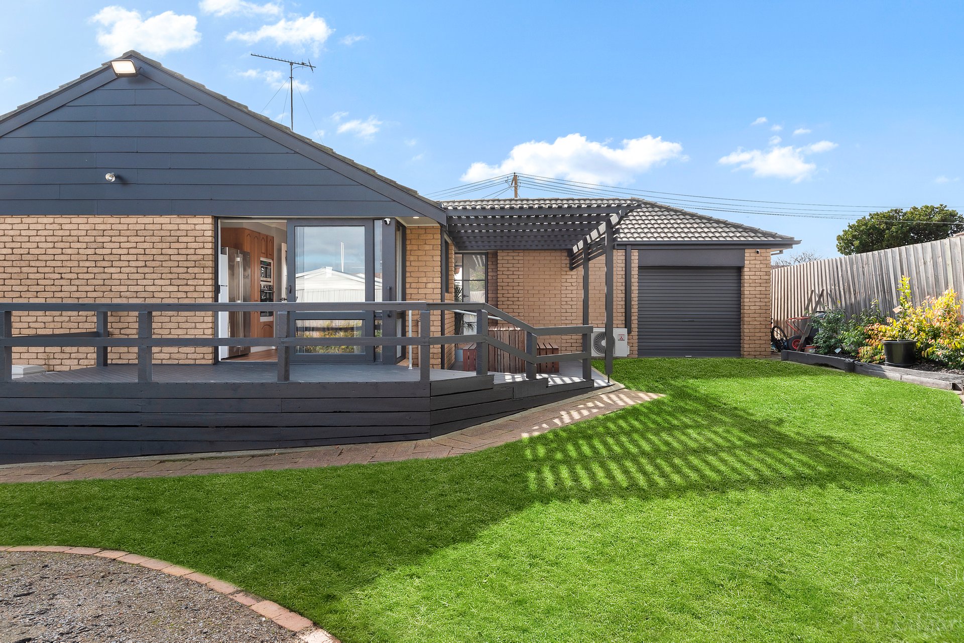 Property Gallery Thumbnail 14