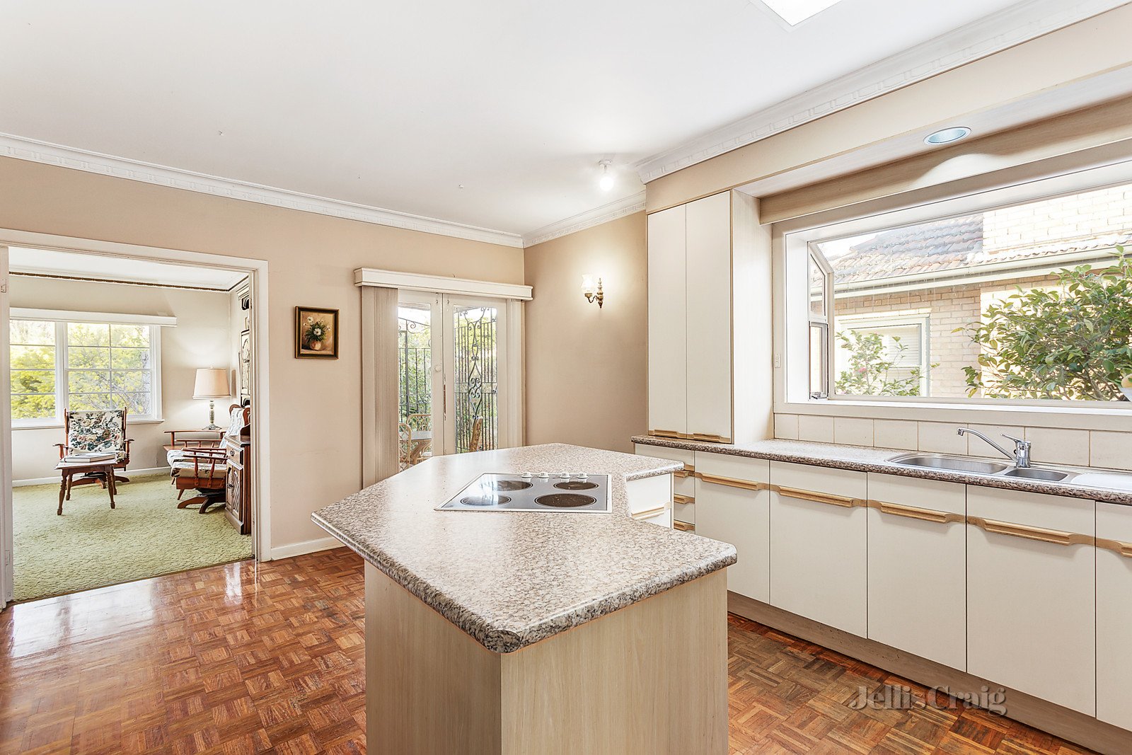 3 Woodstock Road, Mount Waverley image 3