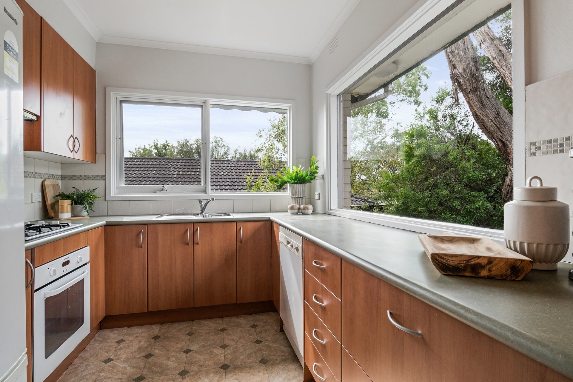 3 Yanina Court, Croydon image 3