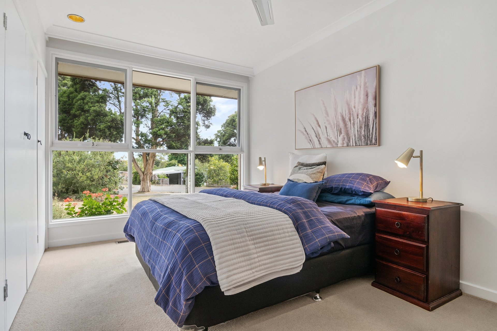 3 Yanina Court, Croydon image 6