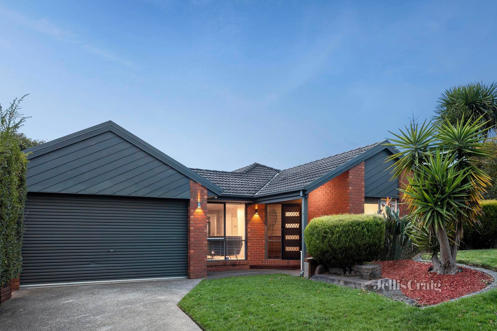 3 Yering Place, Chirnside Park image 1