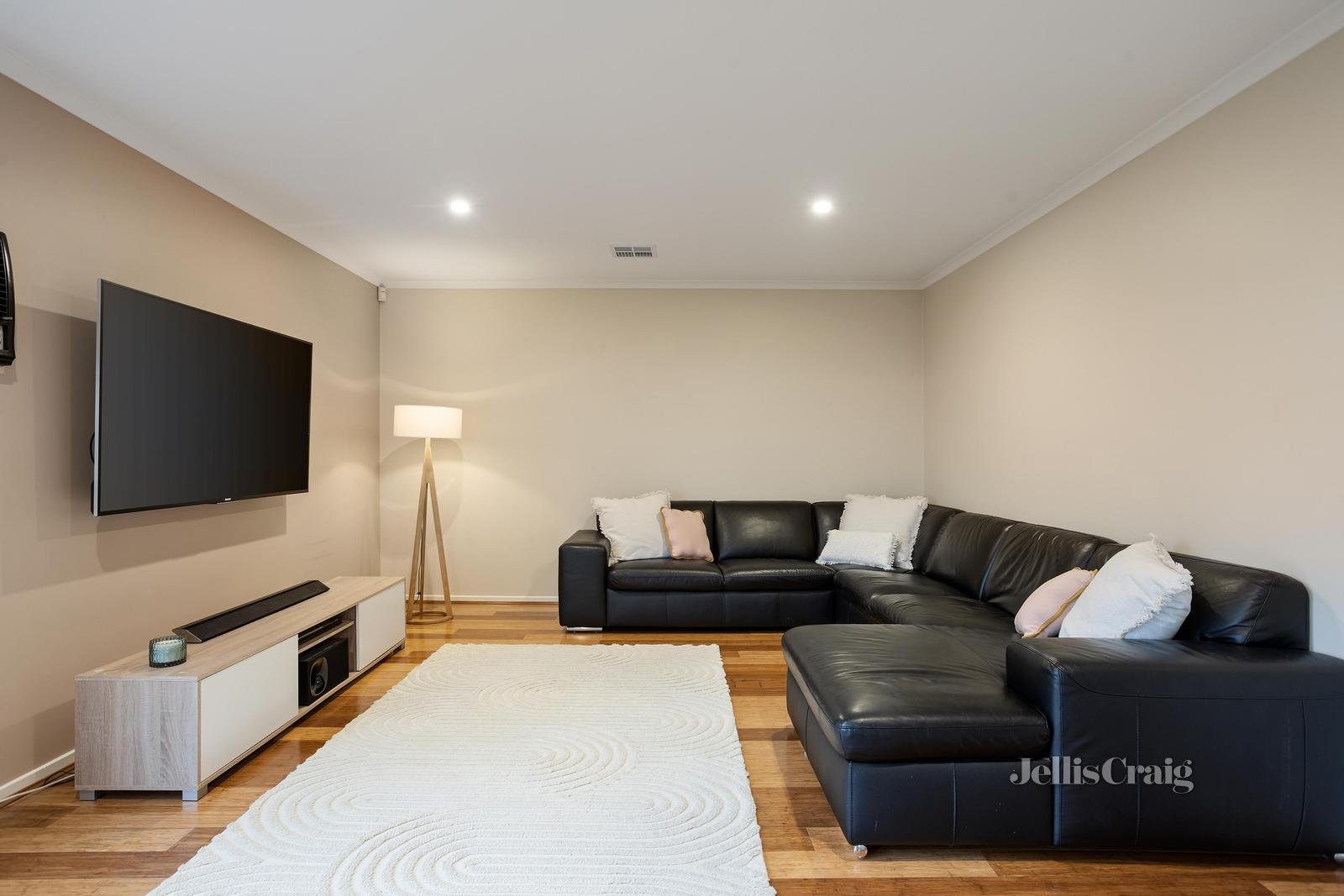 3 Yering Place, Chirnside Park image 2