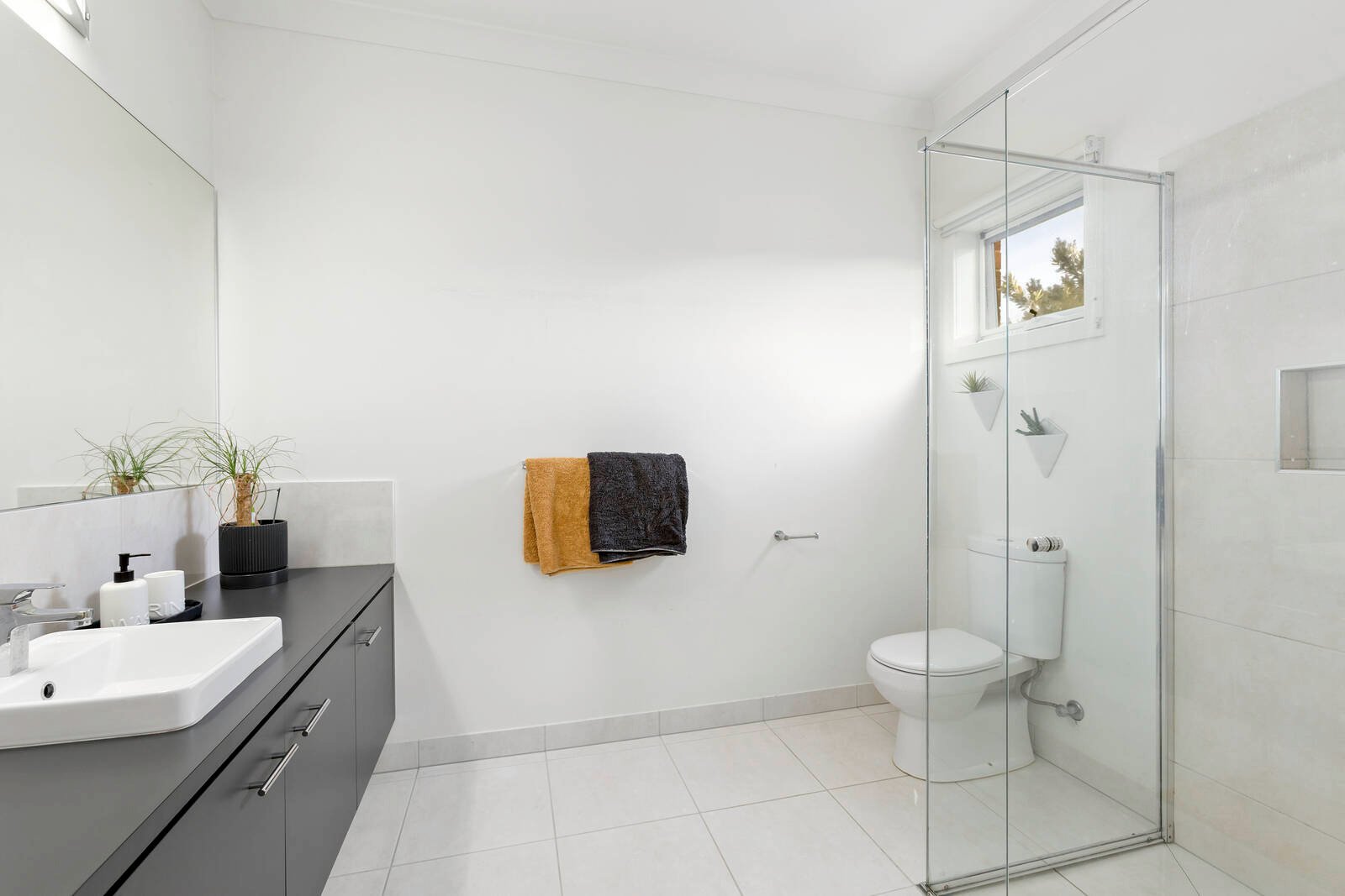 Property Gallery Thumbnail 9