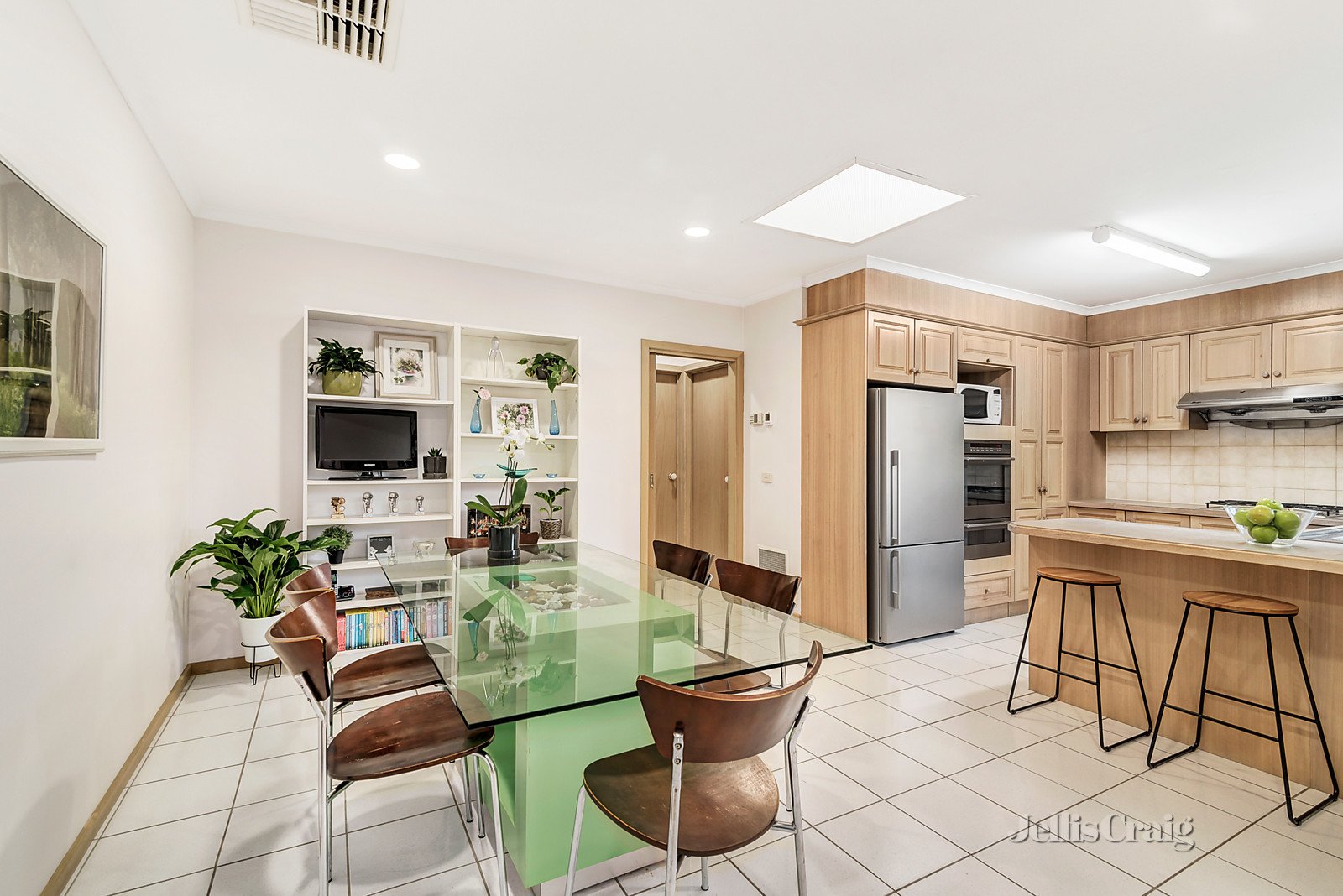 30 Ascot Street, Doncaster East image 3
