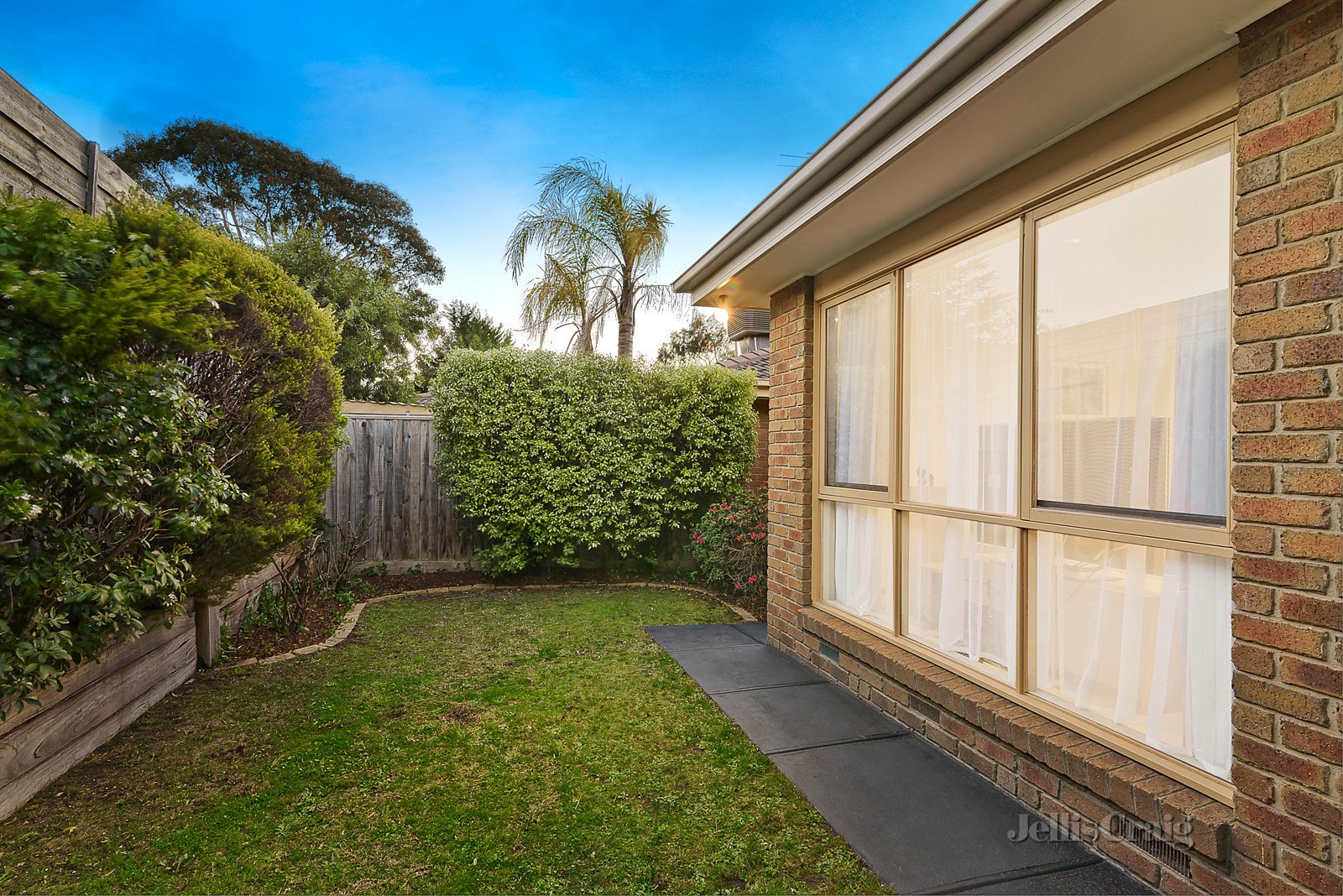 30 Ascot Street, Doncaster East image 9