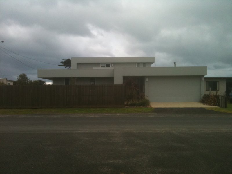 30 Bearup Street Seaspray - Image 1