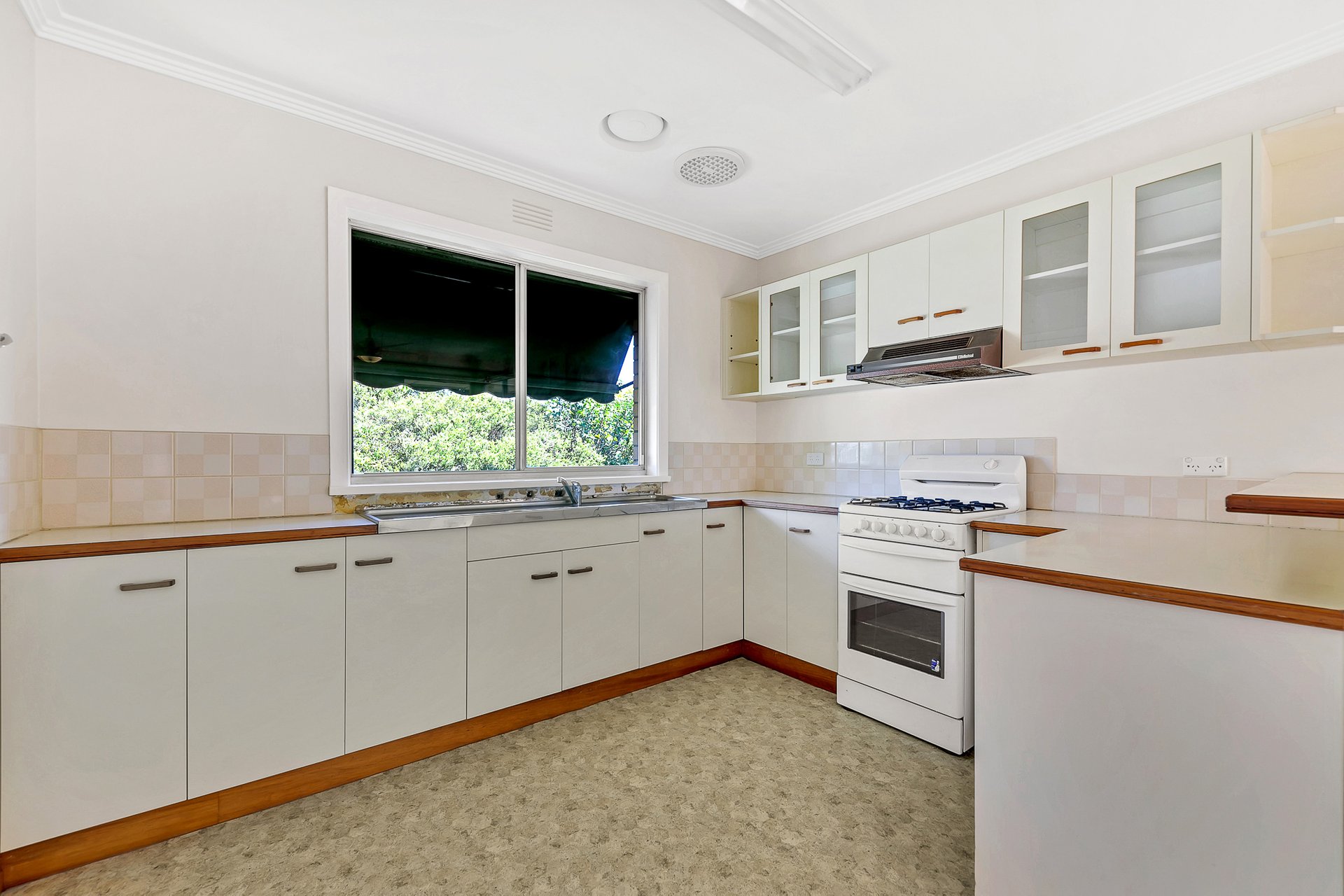 30 Beauford Avenue, Bell Post Hill image 5