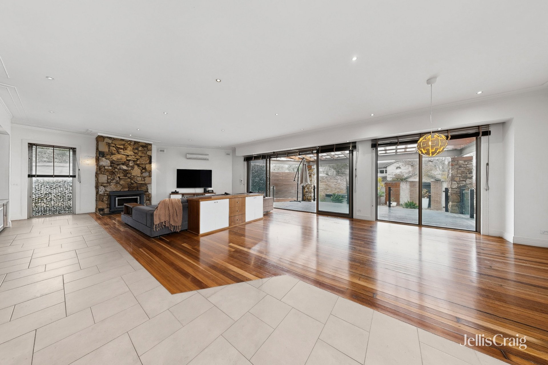 30 Birdwood Street, Balwyn image 2