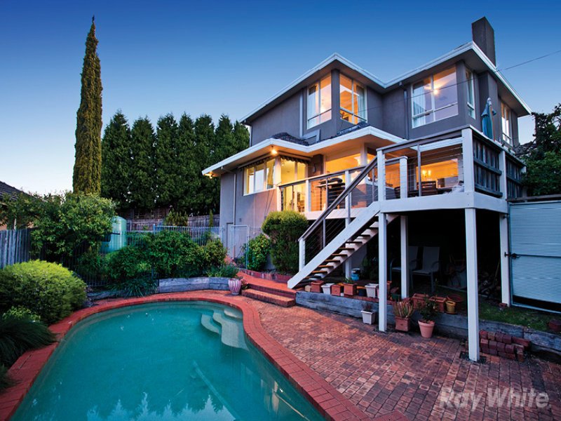 30 Brazilia Drive, Glen Waverley image 2