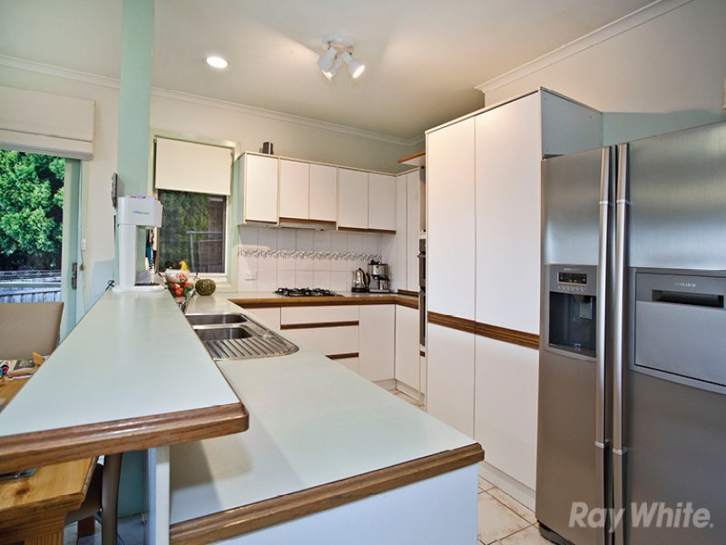 30 Brazilia Drive, Glen Waverley image 6