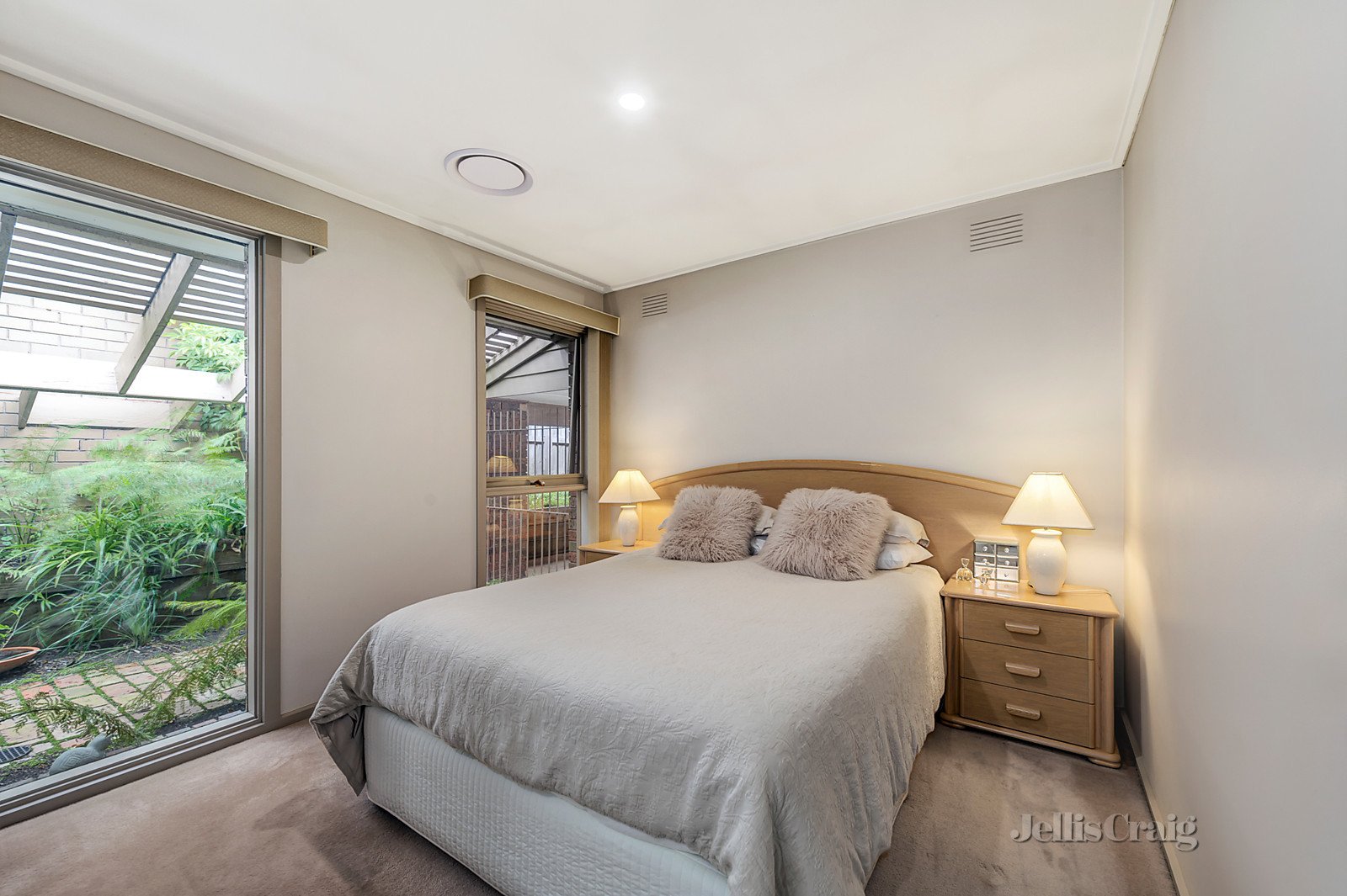 30 Canova Drive, Glen Waverley image 6