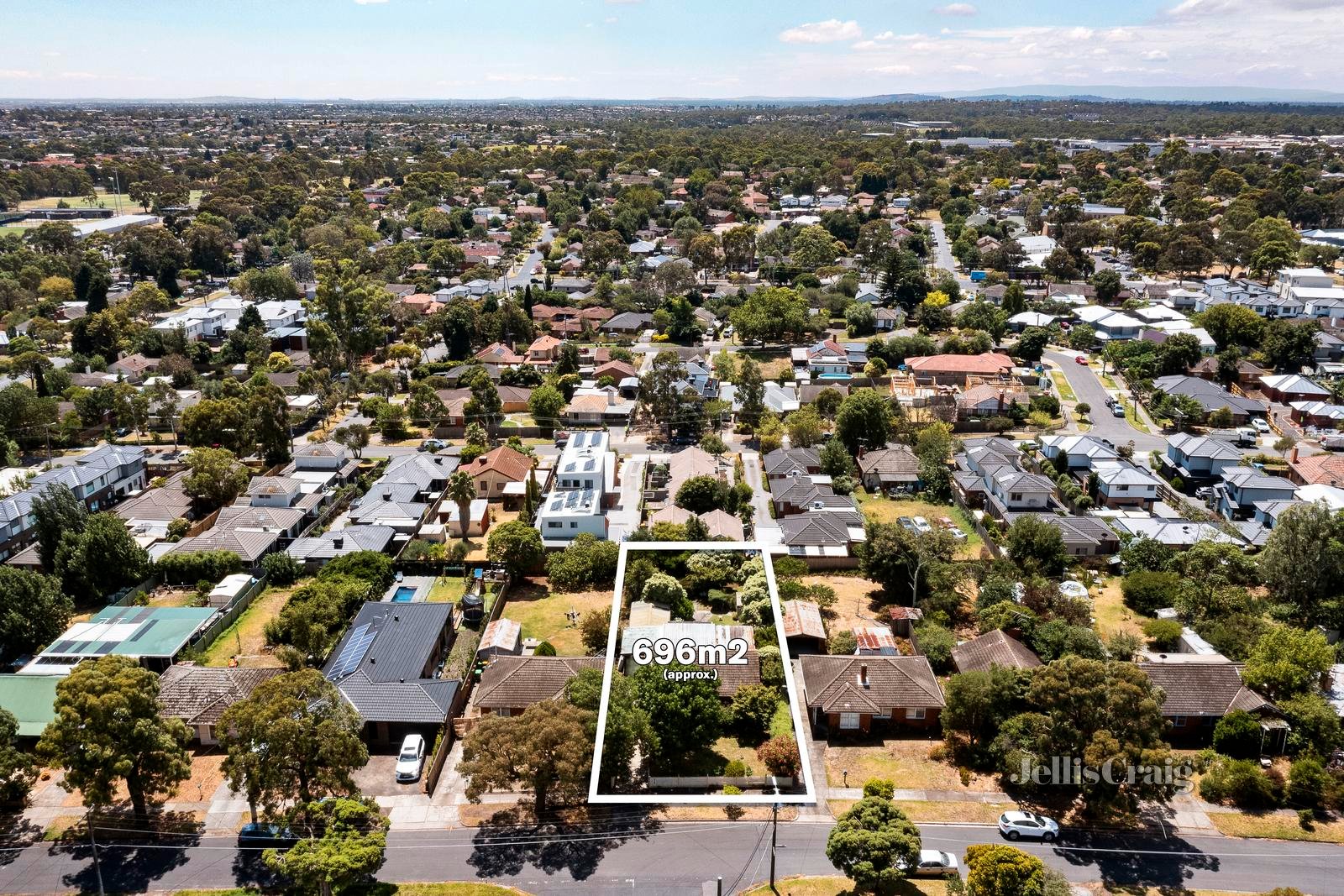 30 Carbeena Parade, Heidelberg West image 13