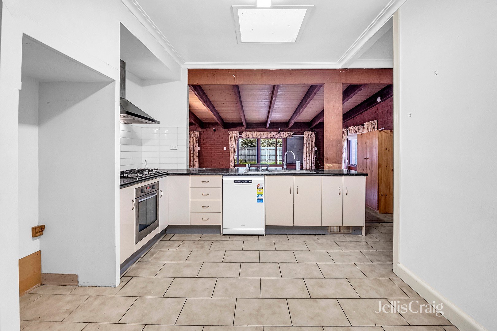 30 Carrington Street, Pascoe Vale South image 5