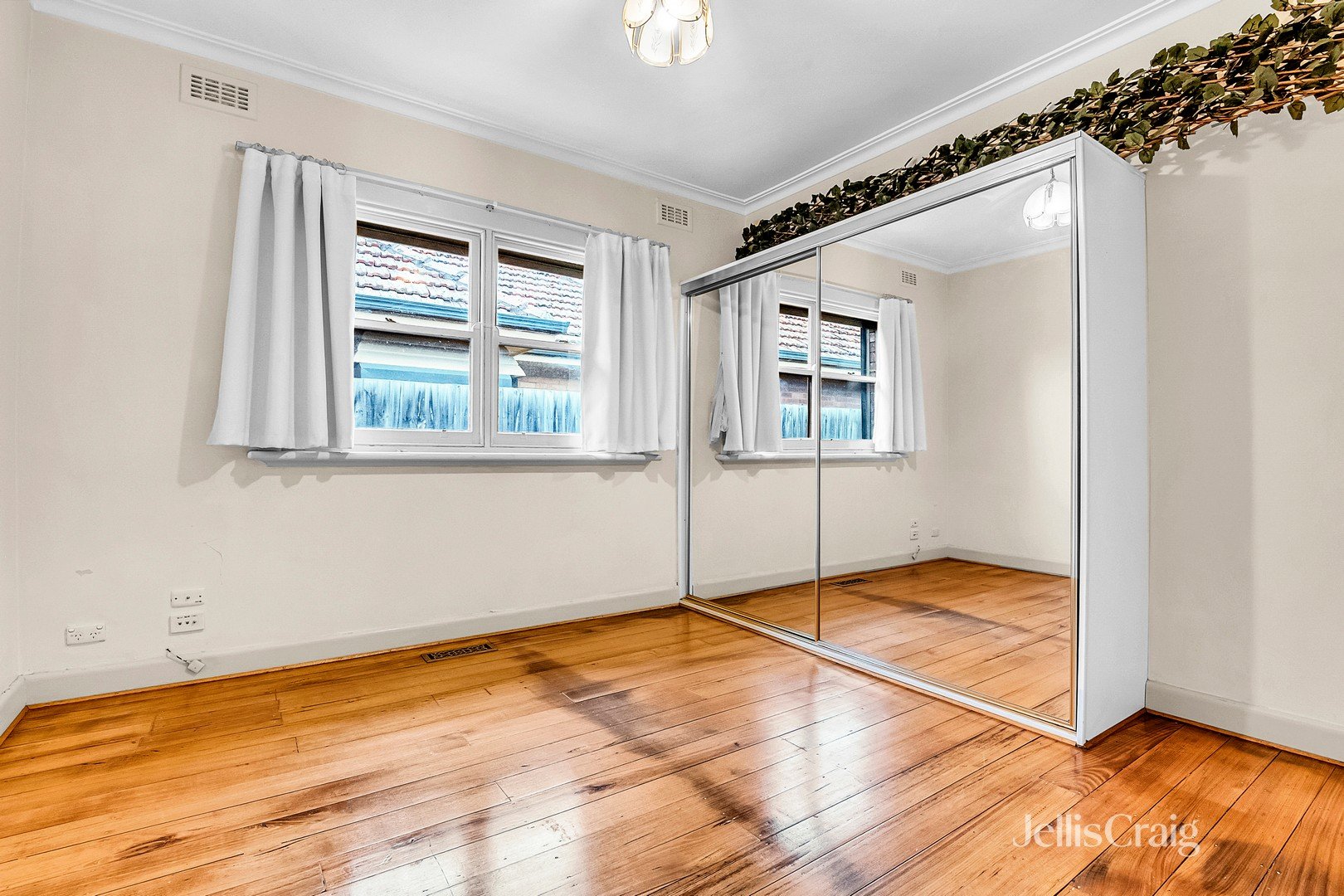 30 Carrington Street, Pascoe Vale South image 7