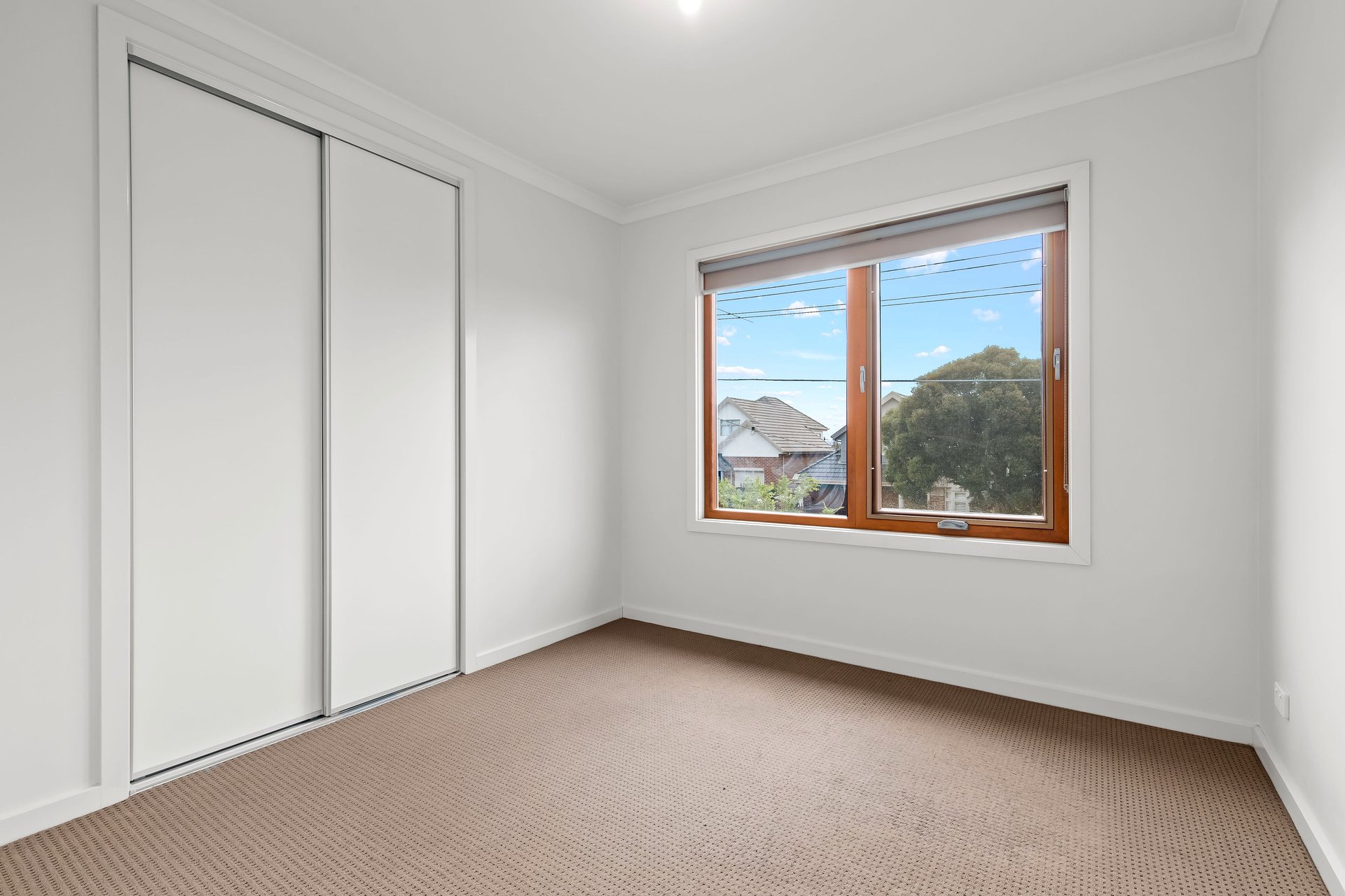 Property Gallery Thumbnail 6