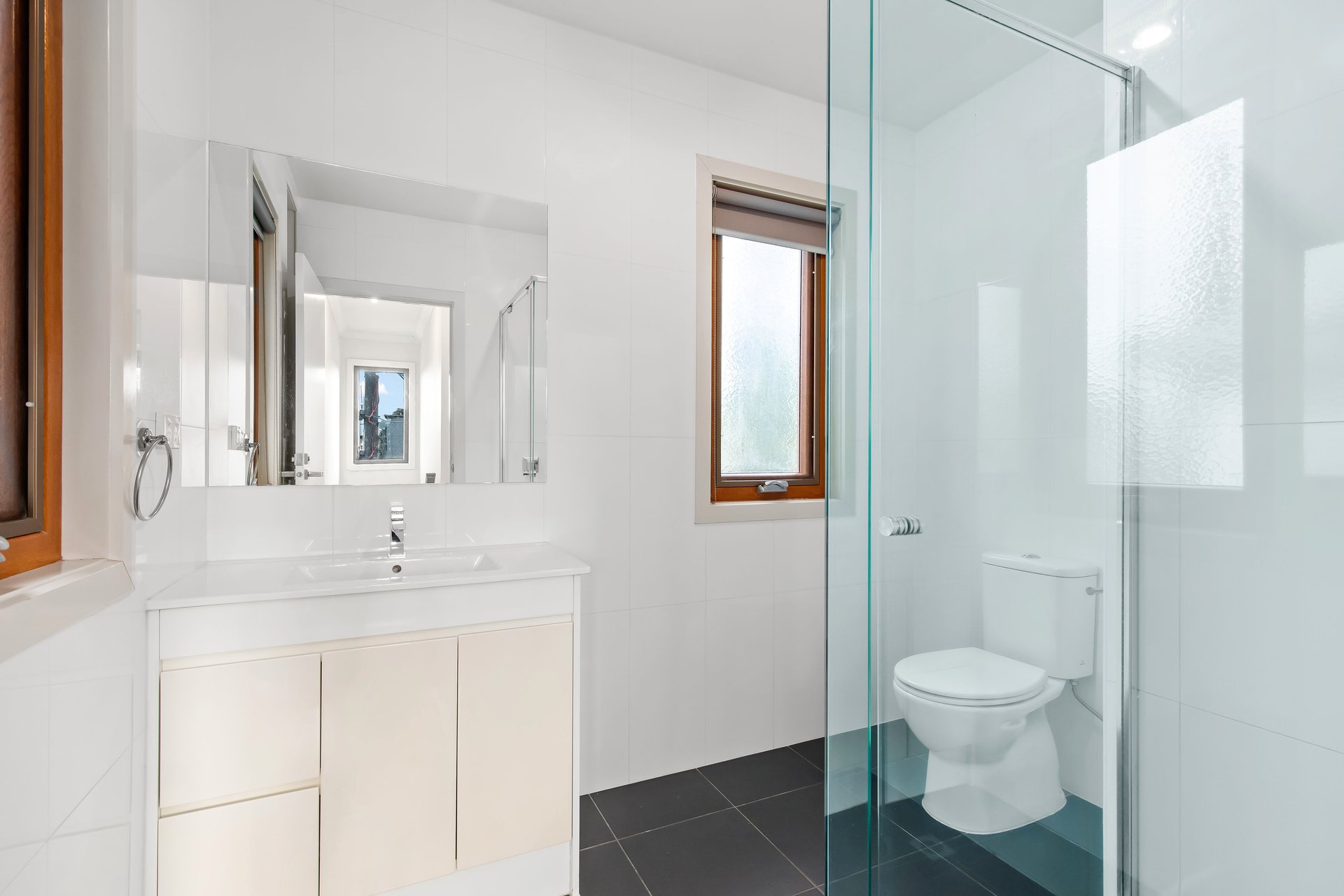 Property Gallery Thumbnail 8
