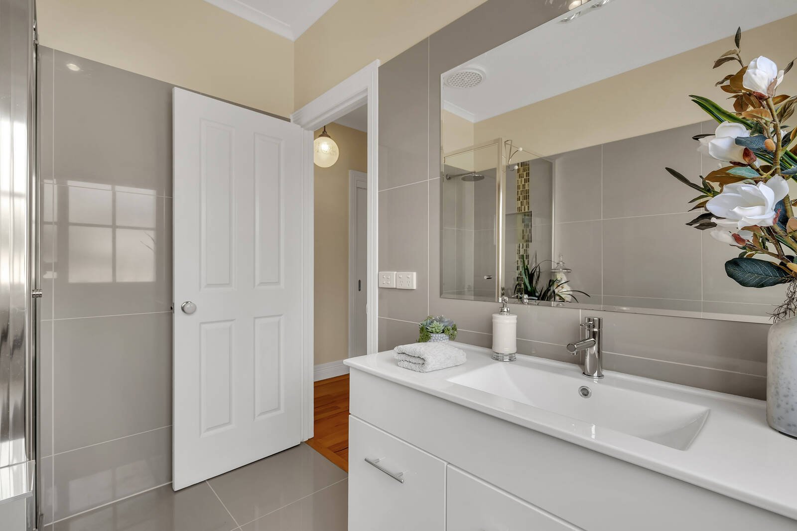 Property Gallery Thumbnail 16