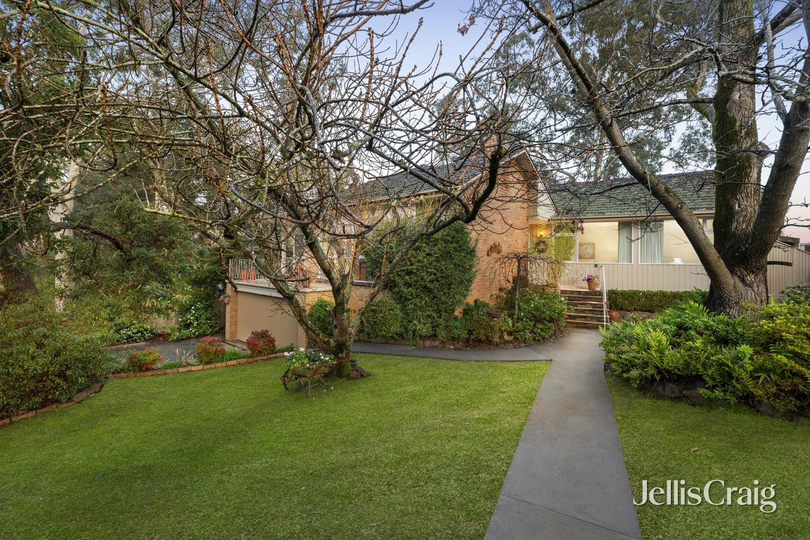 30 Churinga Avenue, Mitcham image 1