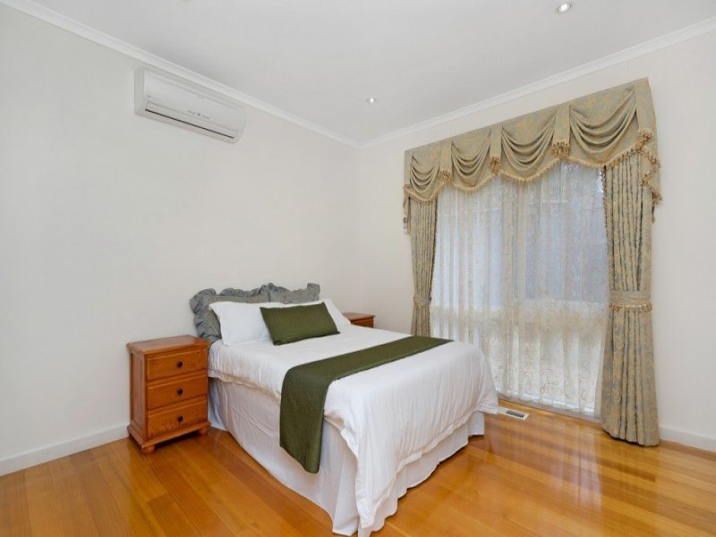 30 Clifton Street, Balwyn North image 9