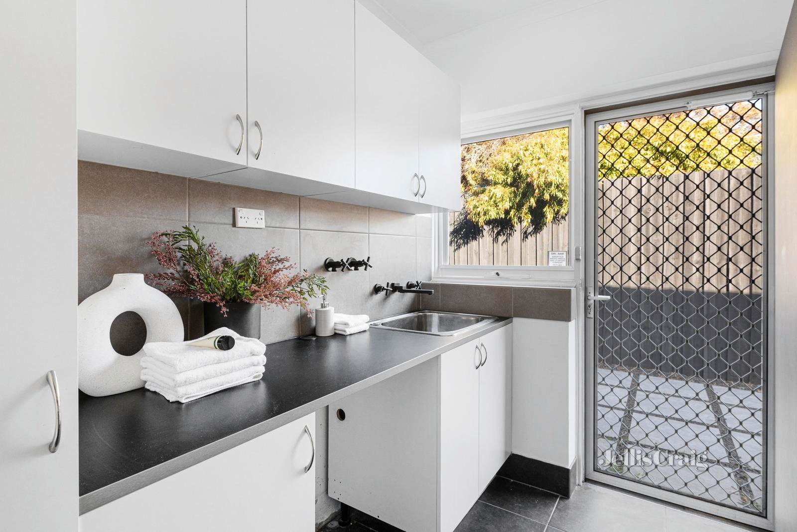 30 Clifton Street, Bentleigh East image 6
