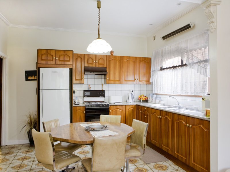 30 CORNWALL Road, Pascoe Vale image 3