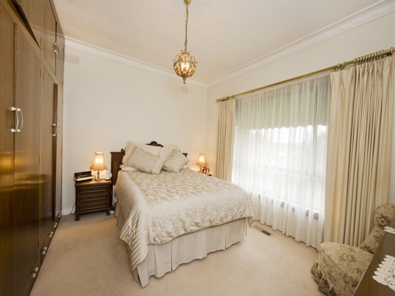 30 CORNWALL Road, Pascoe Vale image 4