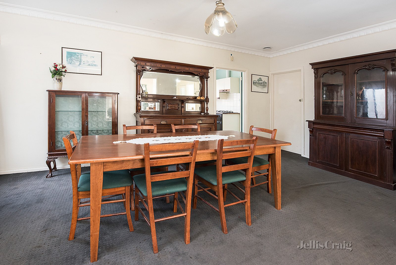 30 Fernside Avenue, Briar Hill image 4