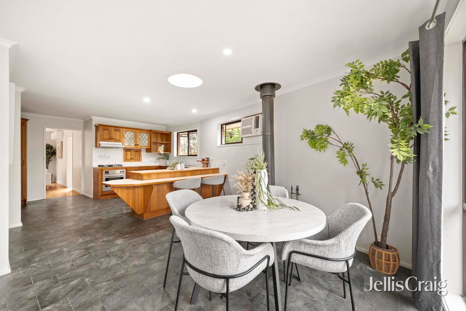 30 Greenslopes Drive, Mooroolbark image 5