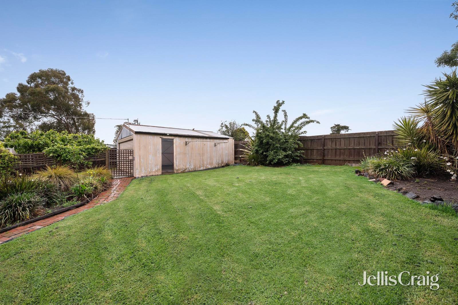 30 Greenslopes Drive, Mooroolbark image 13
