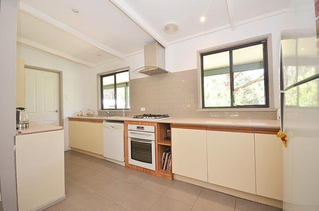 30 Grevillea Drive, Enfield image 10