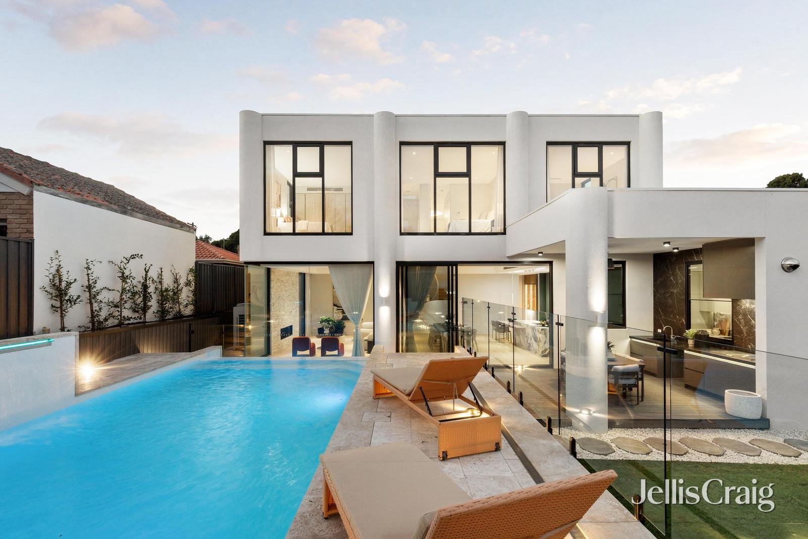 30 Halley Avenue, Camberwell image 2