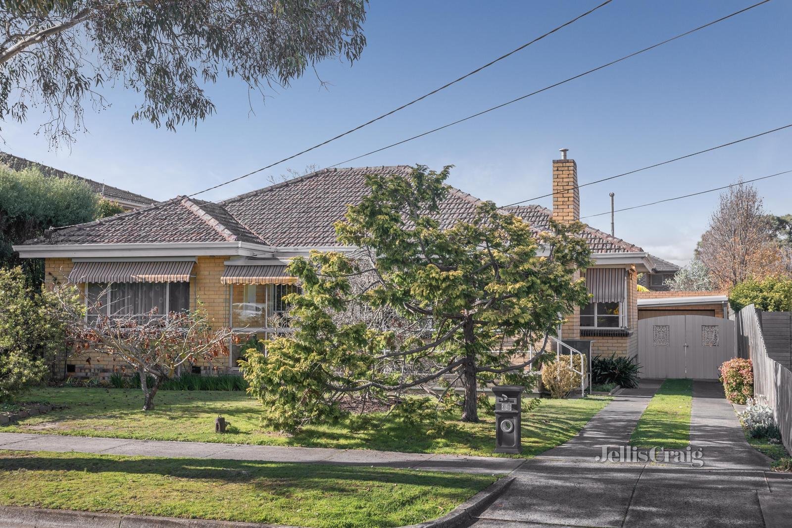 30 Headingley Road, Mount Waverley image 1