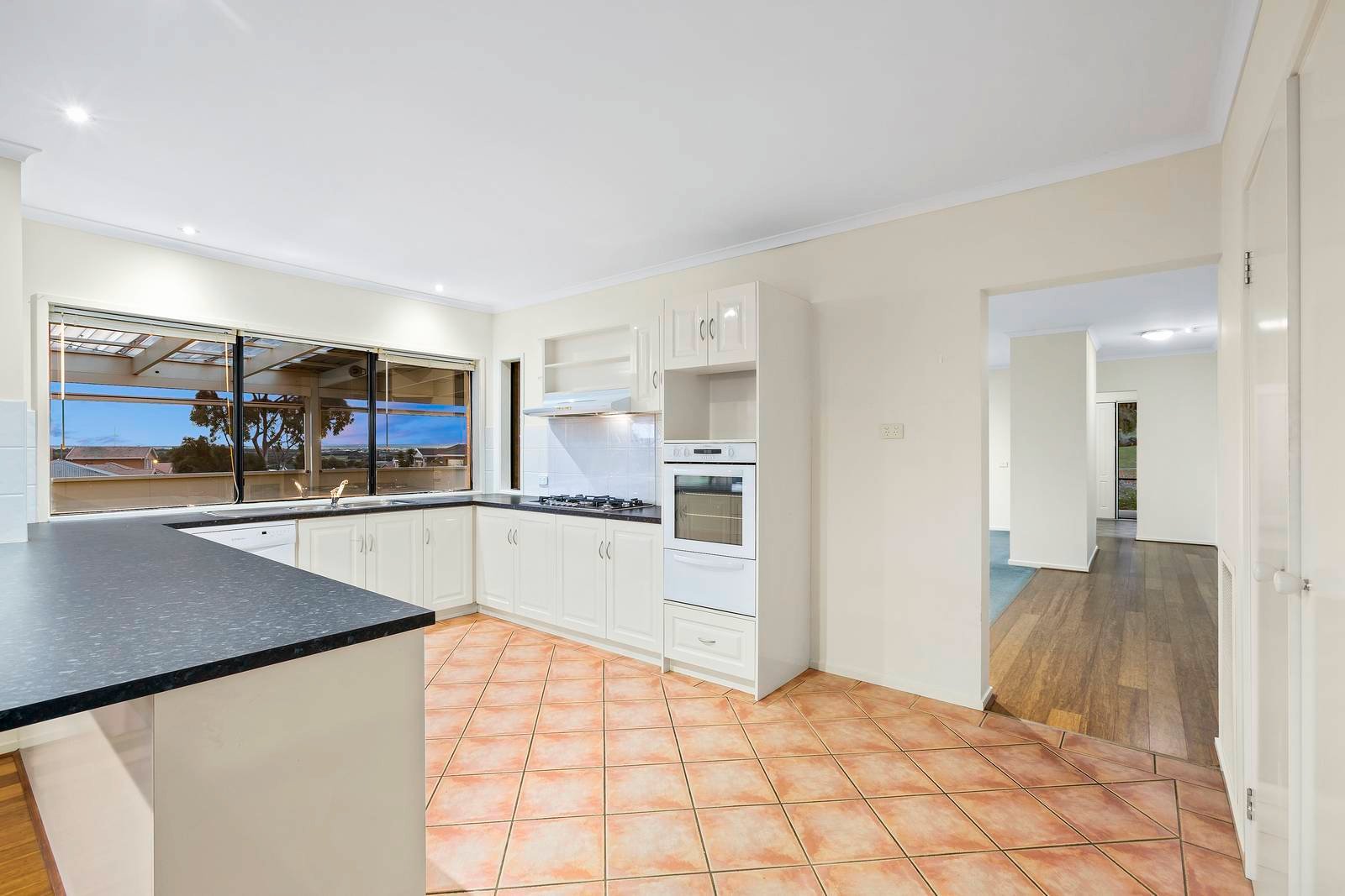 Property Gallery Thumbnail 3