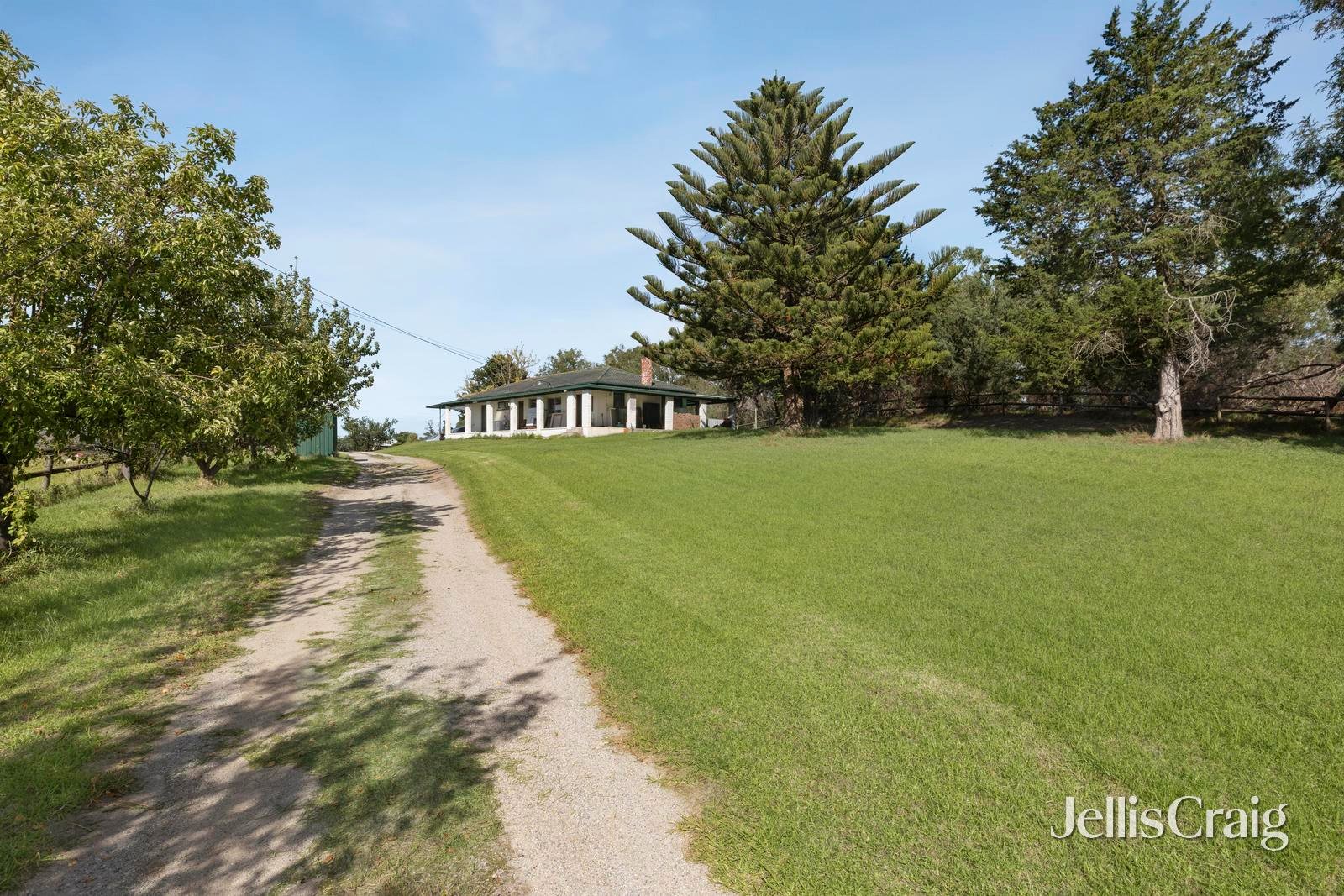 30 Highview Road, Skye image 17